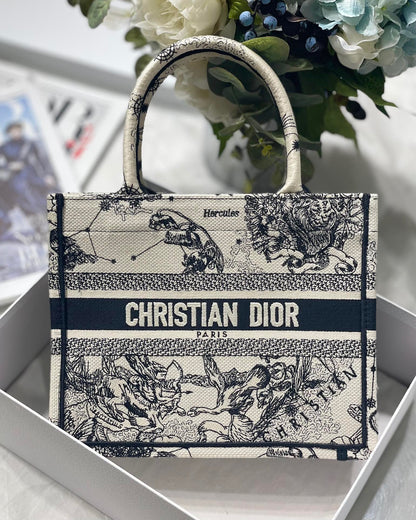 DIOR BOOK TOTE WEISS SCHWARZ
