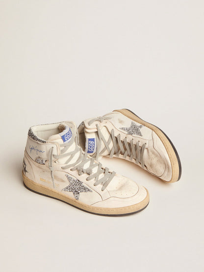Logo on the ankle and silver accents