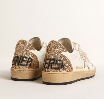 Ball Star mit Stern aus Metallic-Leder und Glitzer an der Fersenpartie