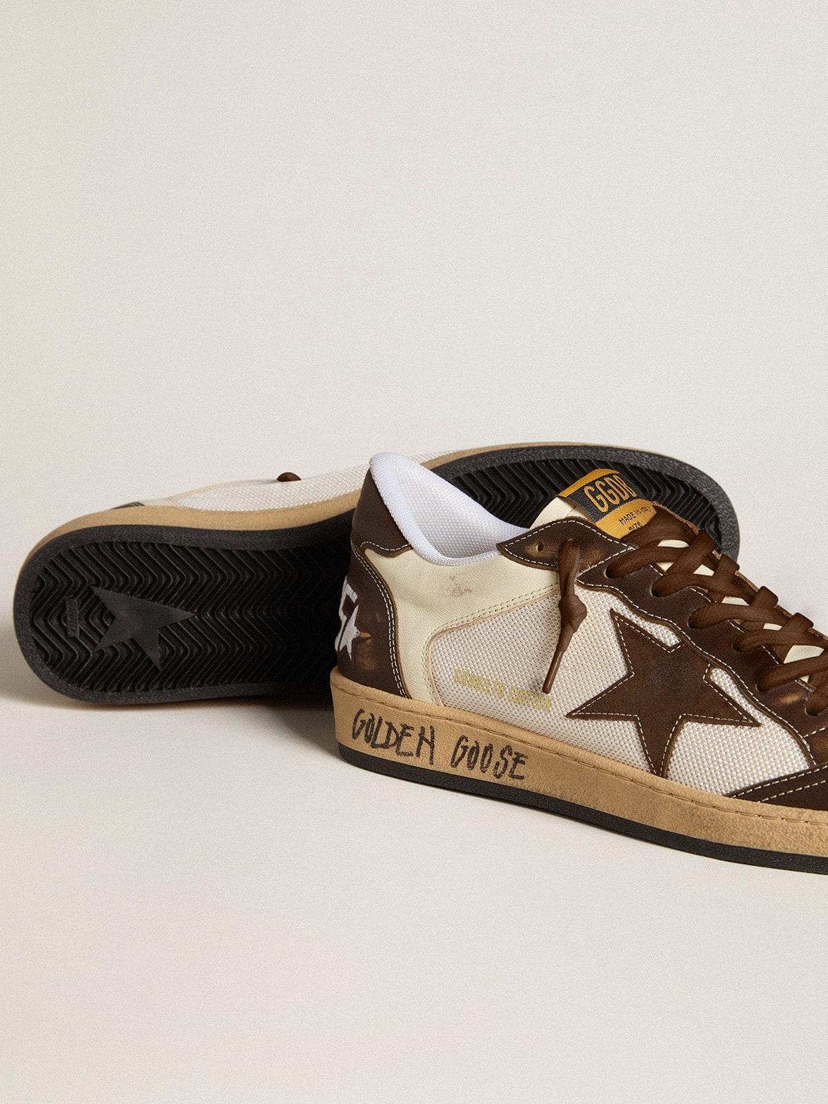 Ball Star aus Nappa und Mesh mit Raulederstern und braunen Ledereinsätzen