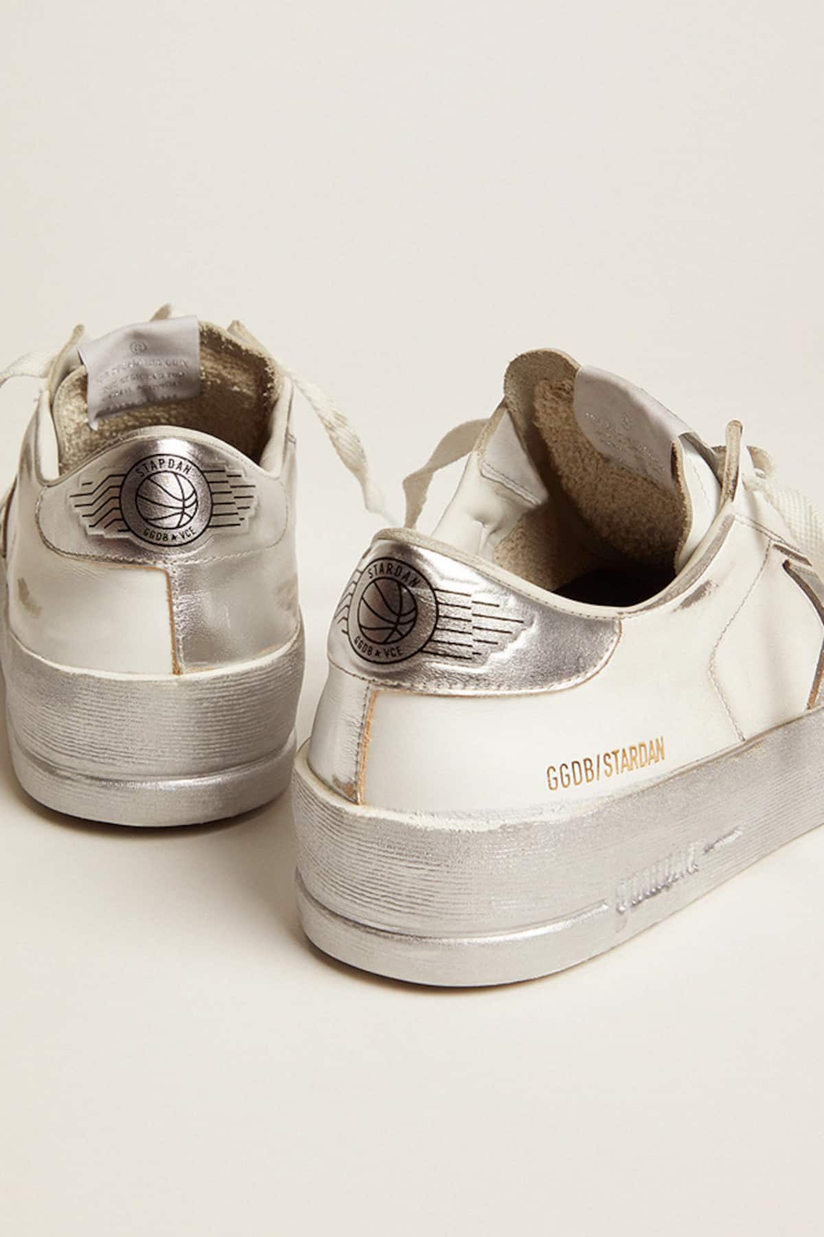 Stardan mit Stern und Fersenpartie aus silberfarbenem Metallic-Leder