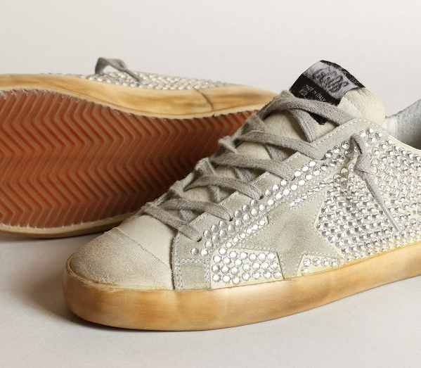 Super-Star aus Nubuk in Lived-in-White mit Swarovski-Kristallen