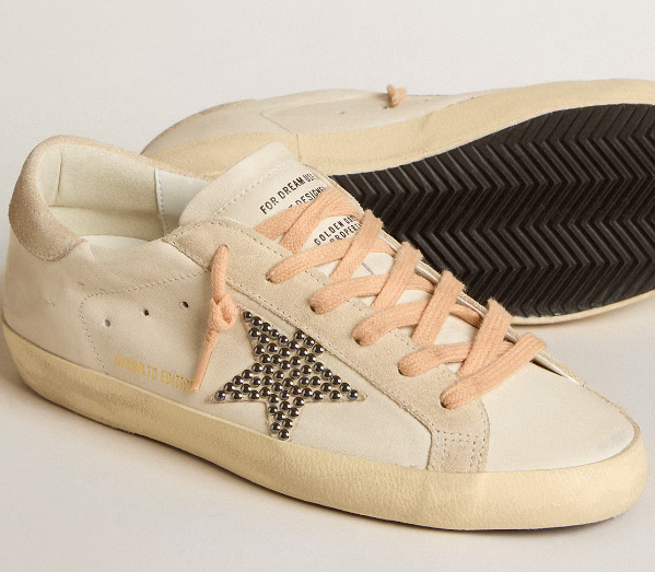 Super-Star LTD aus Leder mit beigefarbenem Raulederstern und Nieten aus dem Hause Swarovski