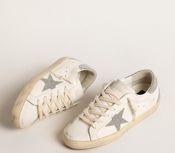 Super-Star mit silberfarbenen Swarovski-Kristallen an Stern und Ferse