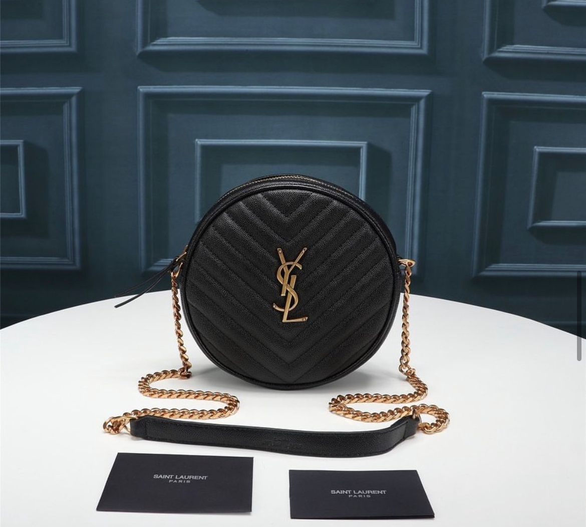 YSL KAMERA-TASCHE VINYLE RUND AUS SCHWARZEM LAMMLEDER MIT GOLDENEM LOGO