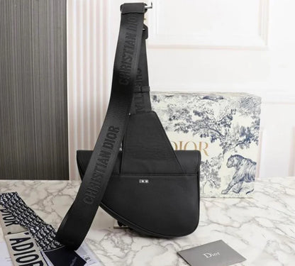 DIOR X SHAWN TASCHEN SCHWARZ