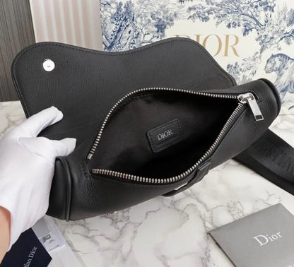 DIOR X SHAWN TASCHEN SCHWARZ
