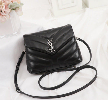 YSL BAG TOY LOULOU Umhängetasche in schwarzem gestepptem Leder mit silberner Hardware