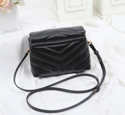 YSL BAG TOY LOULOU Umhängetasche in schwarzem gestepptem Leder mit goldener Hardware