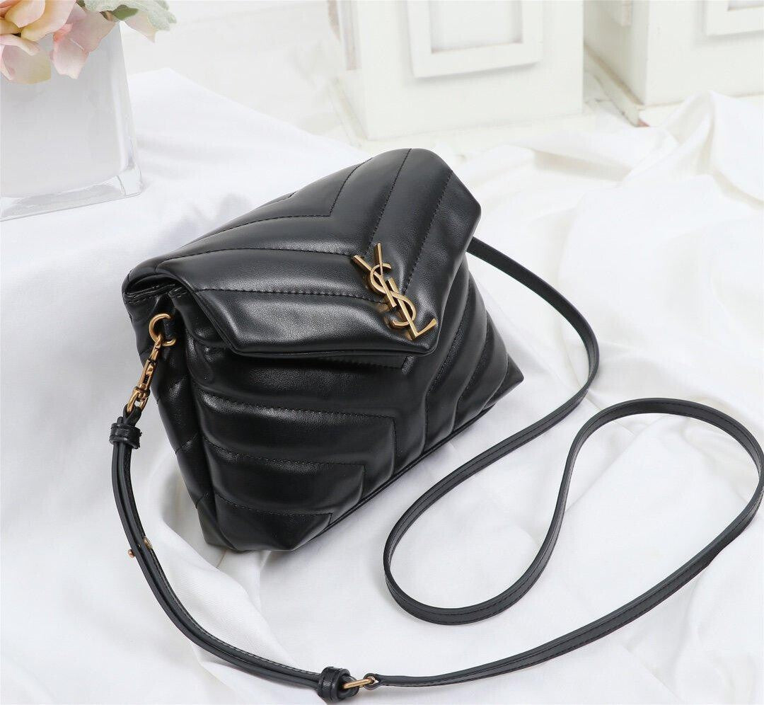 YSL BAG TOY LOULOU Umhängetasche in schwarzem gestepptem Leder mit goldener Hardware