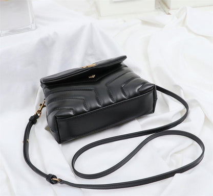 YSL BAG TOY LOULOU Umhängetasche in schwarzem gestepptem Leder mit goldener Hardware