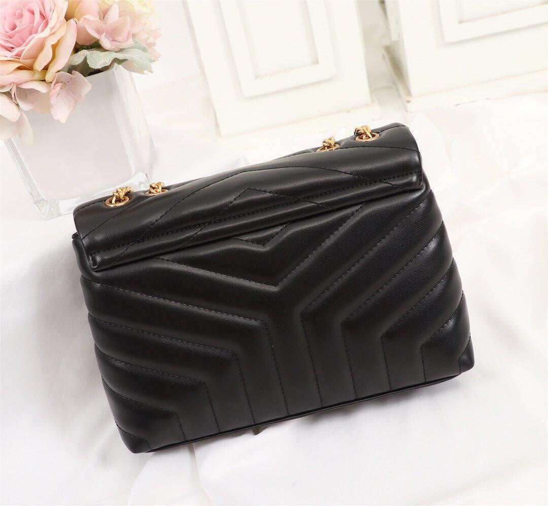 YSL LOULOU KLEINE TASCHE IN GESTEPPTEM LAMMLEDER MIT GOLDENEM LOGO