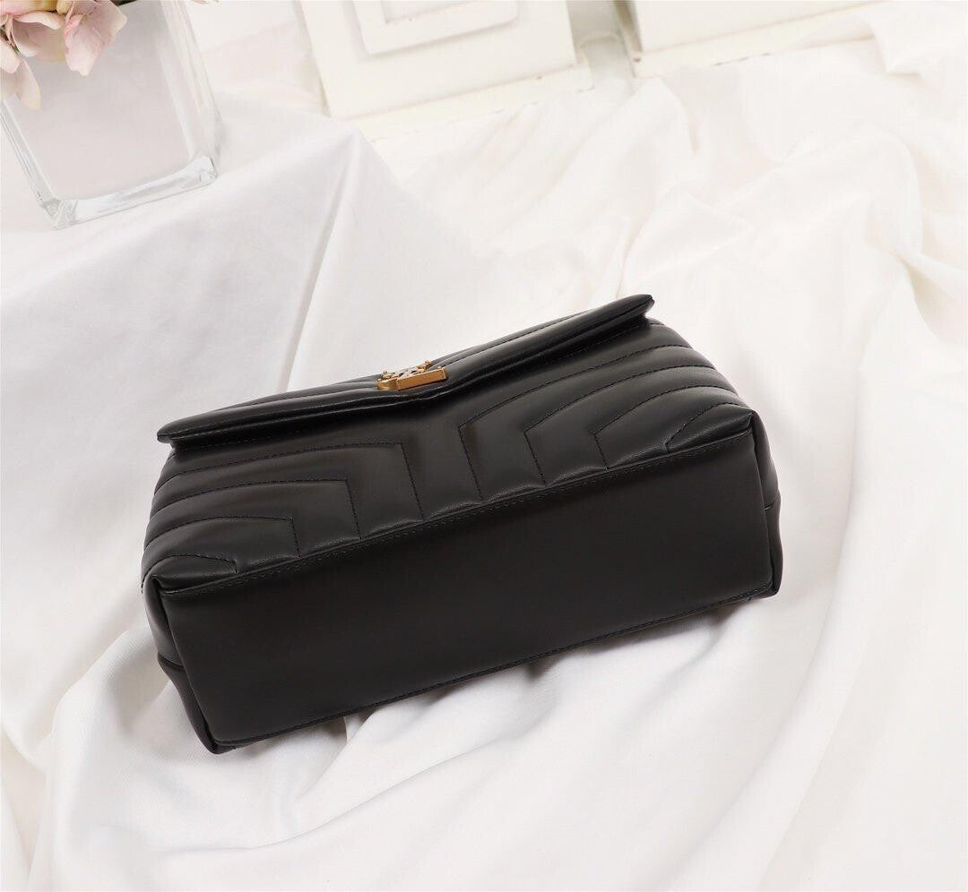 YSL LOULOU KLEINE TASCHE IN GESTEPPTEM LAMMLEDER MIT GOLDENEM LOGO