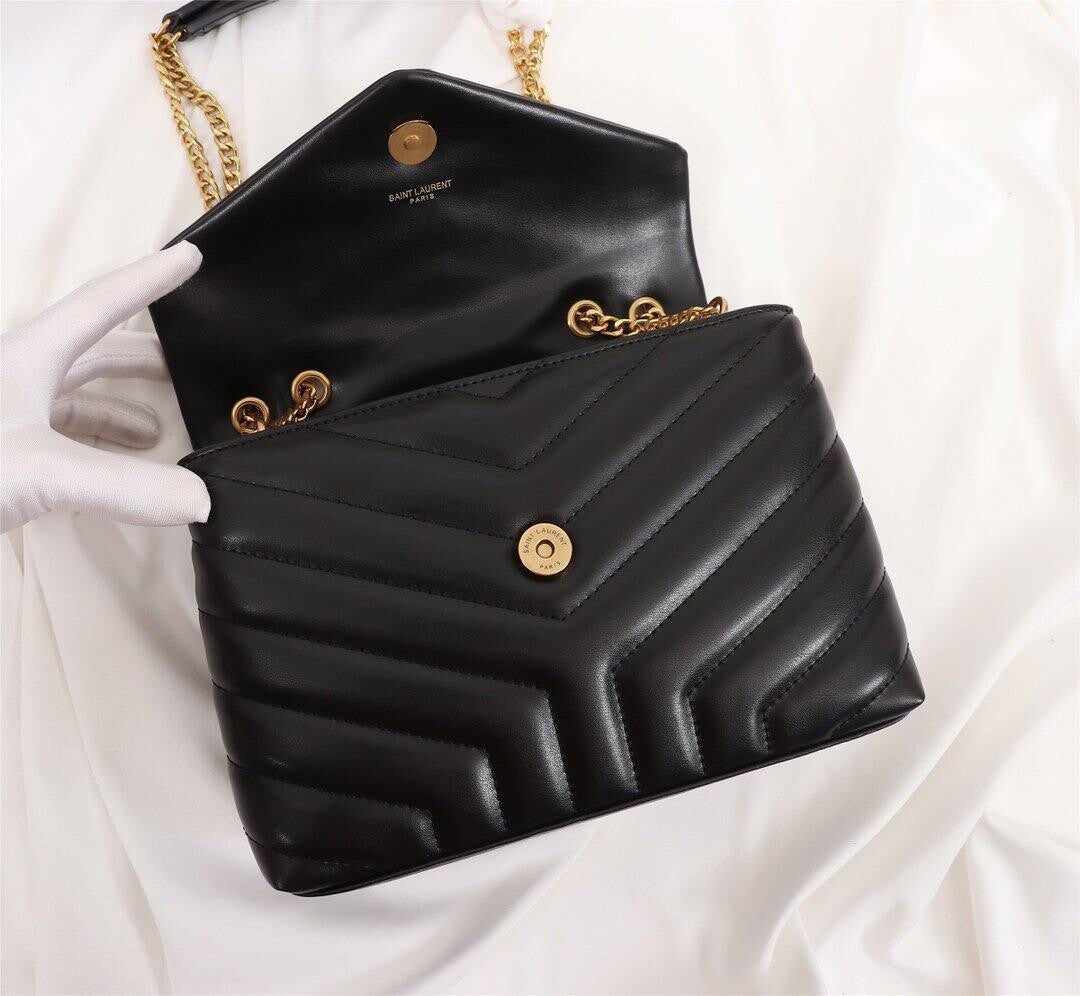 YSL LOULOU KLEINE TASCHE IN GESTEPPTEM LAMMLEDER MIT GOLDENEM LOGO