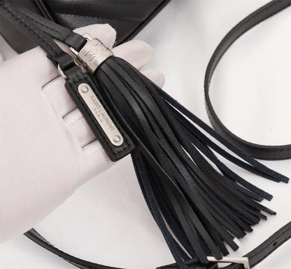 YSL LOU MINI TASCHE AUS GESTEPPTEM GRAIN DE POUDRE PRÄGELAMMLEDER